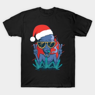 Santa Claus Alien Smoking Weed Christmas design T-Shirt